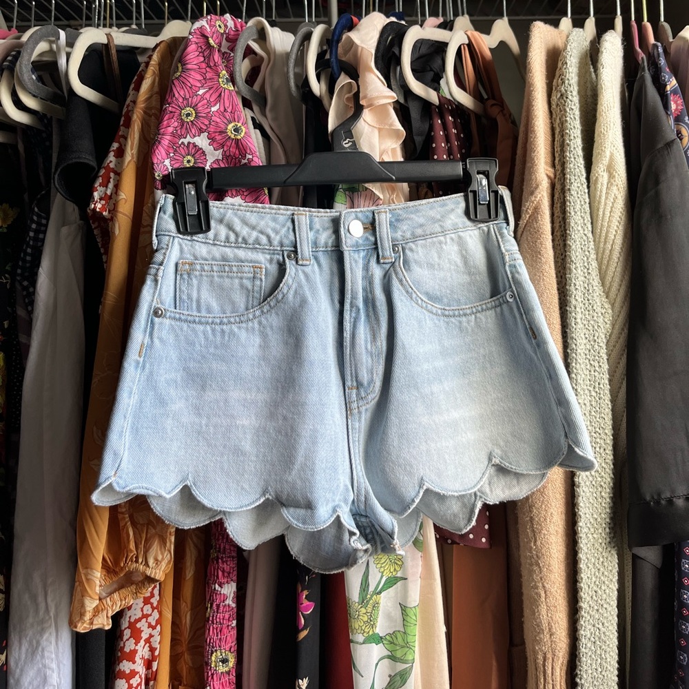 H&M High Waisted Scalloped Denim Shorts